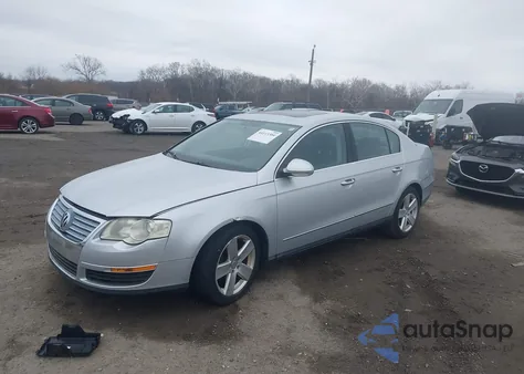 2008 Volkswagen Passat Komfort z USA, uszkodzony, nr VIN WVWAK73C58P042907